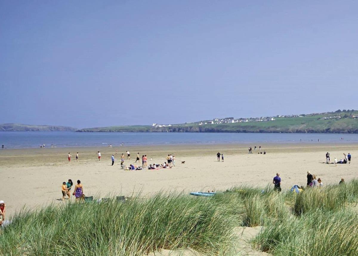 Cardigan Bay Holiday Park Exteriör bild